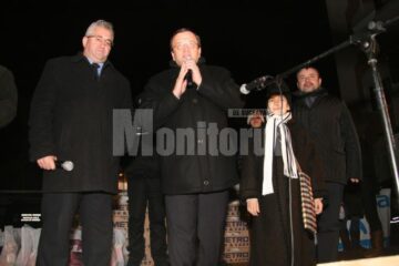 Flutur, Lungu și Bălan l-au ajutat pe Moș Crăciun să vină cu daruri la copiii din Burdujeni