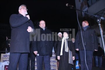 Flutur, Lungu și Bălan l-au ajutat pe Moș Crăciun să vină cu daruri la copiii din Burdujeni