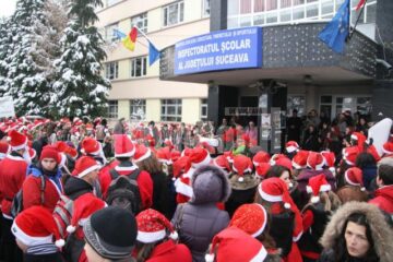 Curtea ISJ, invadată de Moși Crăciuni