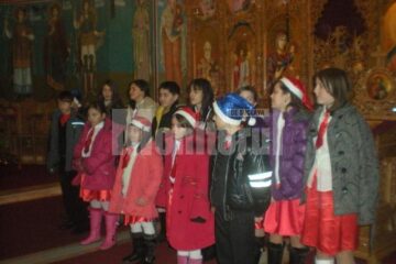 Acțiunea „Vine Moșul” la Așezământul de copii din Rădăuți