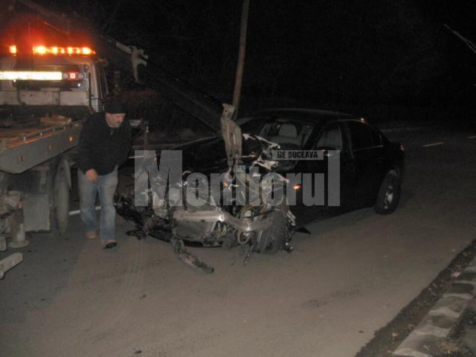 Autoturismul BMW implicat în accident îi aparține unui anume Cristi Jitariu, din municipiul Suceava