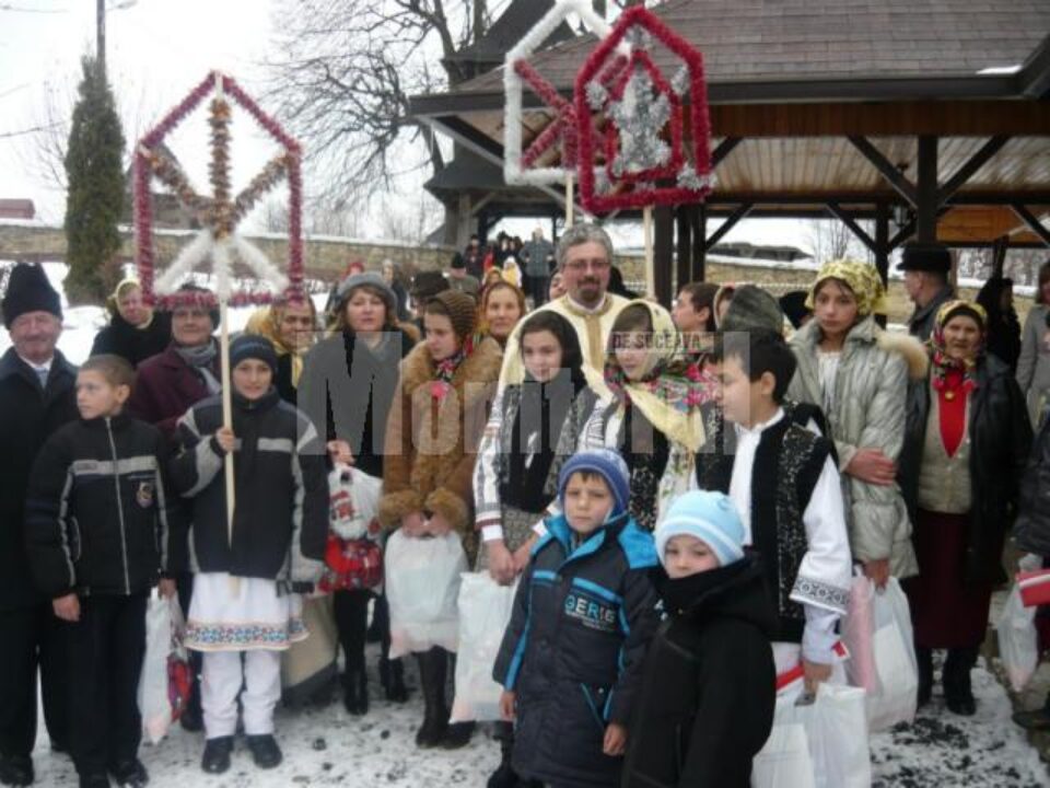 PD-L-iștii din Adâncata au adus bucuria în casele a peste o sută de familii PD-L-iștii din Adâncata au adus bucuria în casele a peste o sută de familii