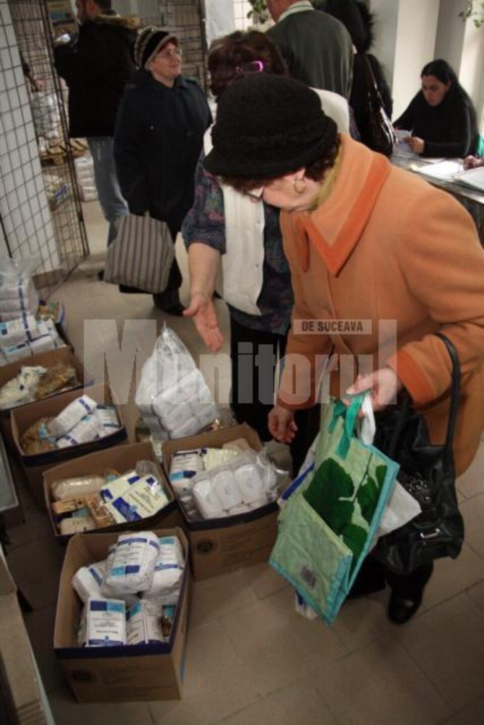 Peste 2.000 de persoane au venit să ridice și a doua tură de produse alimentare