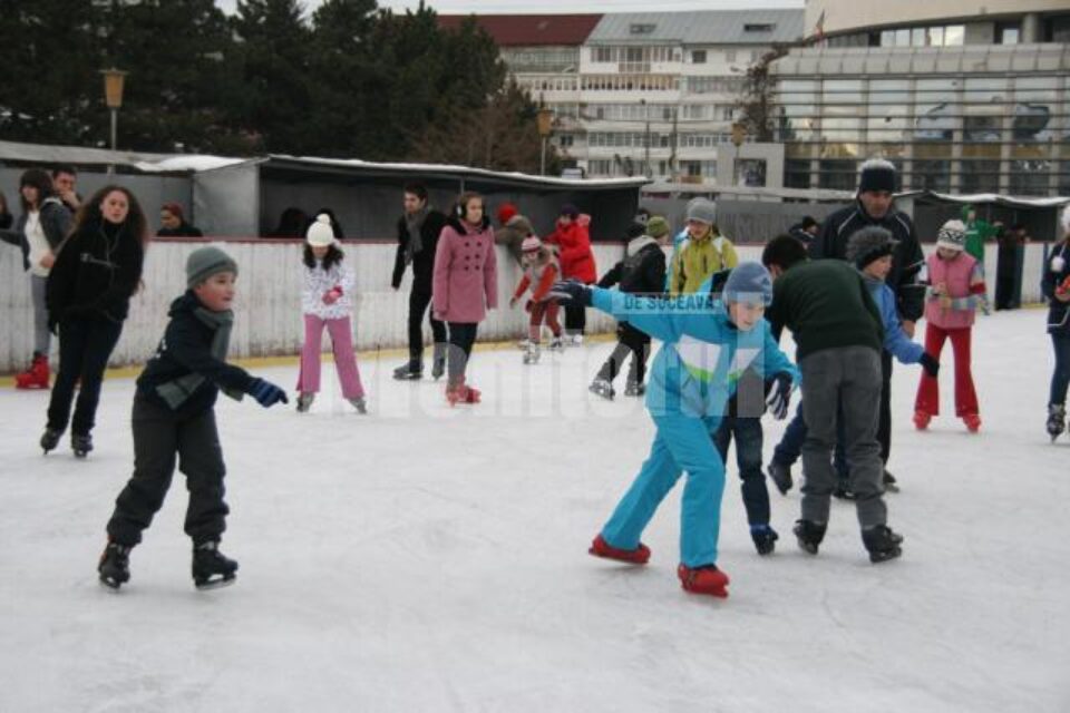 Sucevenii au venit în număr mare la Patinoarul Areni