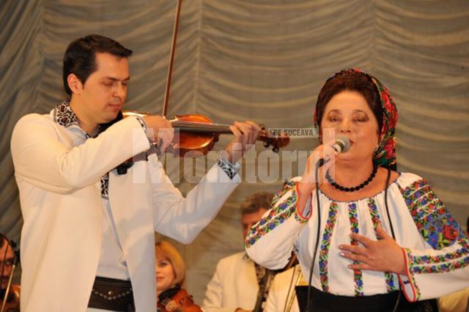 Laura Lavric: „Prostul nu-i prost destul, până nu-i și fudul”