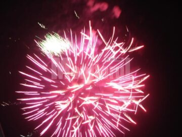 Un superb foc de artificii a luminat cerul Sucevei, de Revelion. Foto: Corneliu ACASANDRE