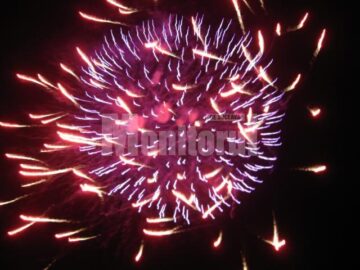 Un superb foc de artificii a luminat cerul Sucevei, de Revelion. Foto: Corneliu ACASANDRE