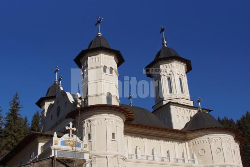 Credincioșii ortodocși de stil vechi sunt așteptați, sâmbătă, la Mănăstirea Slătioara, pentru a participa la Sfânta Liturghie, în ziua Nașterii Domnului