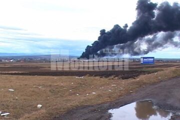 Incendiu de mari proporții la depozitul de cauciucuri de la Slobozia-Grănicești