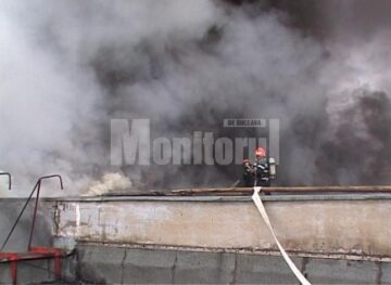 Incendiu de mari proporții la depozitul de cauciucuri de la Slobozia-Grănicești