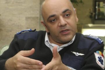 Dr.Raed Arafat: "Cine dă afară pe cine și cine câștigă piața față de cine". Foto:docromania.wordpress.com