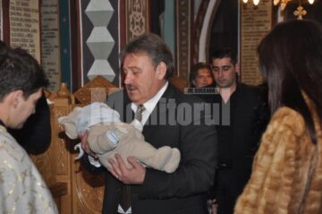 Marius Ursaciuc, nașul primilor bebeluși născuți la noua Maternitate din Gura Humorului