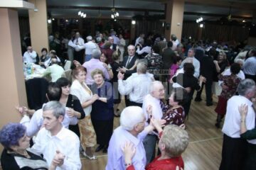 Pensionarii au încins ringul de dans