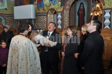 Marius Ursaciuc, nașul primilor bebeluși născuți la noua Maternitate din Gura Humorului