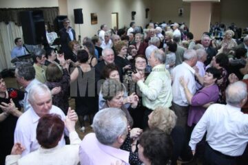 Spațiul de dans, neîncăpător pentru pensionari