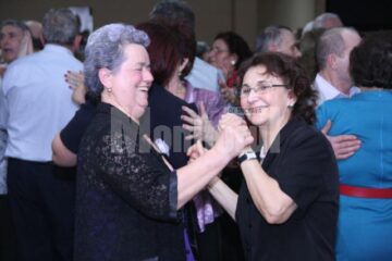 Doamnele singure nu au ezitat să danseze împreună