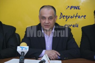 Alexandru Băișanu i-a cerut ieri primarului Ion Lungu să consulte populația mult mai des