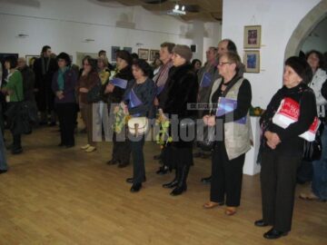 Participanți la vernisalul Salonului Anual de Artă 2011