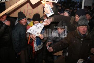Foarte multe pancarte și lozinci la protestul de ieri
