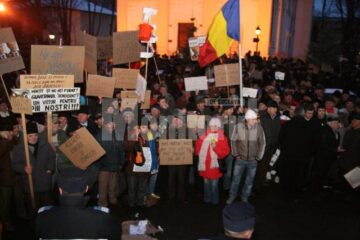 Foarte multe pancarte și lozinci la protestul de ieri