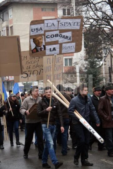 Foarte multe pancarte și lozinci la protestul de ieri