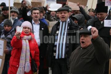 Printre manifestanți au putut fi văzuți și liderii locali ai PSD