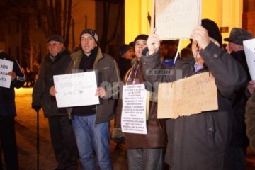 Protestatarii suceveni s-au împărțit în două tabere