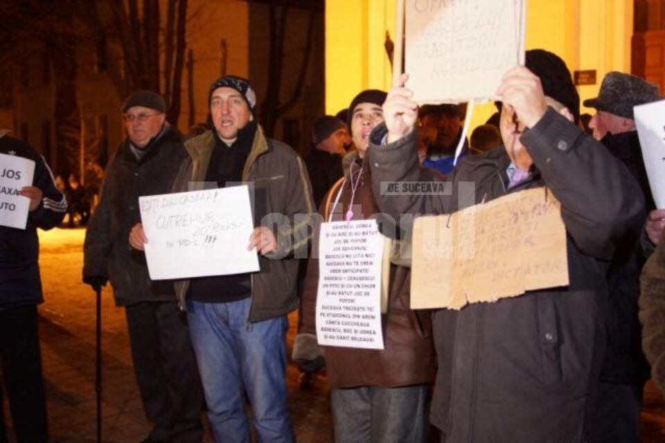 Protestatarii suceveni s-au împărțit în două tabere