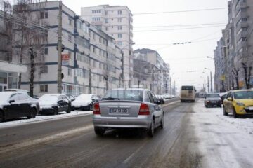 În condiții de iarnă s-a circulat ieri și pe străzile din municipiul Suceava