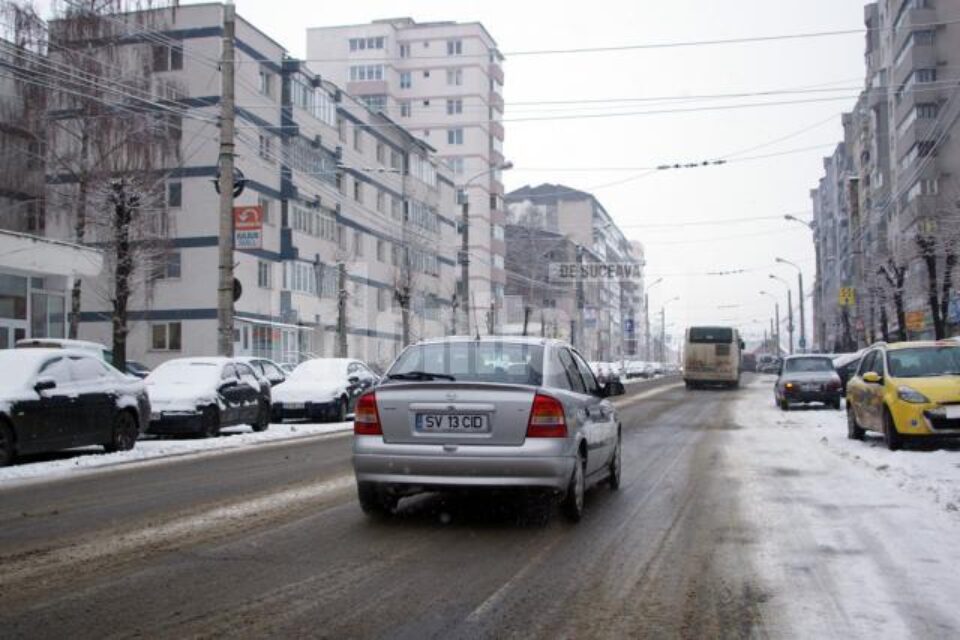 În condiții de iarnă s-a circulat ieri și pe străzile din municipiul Suceava