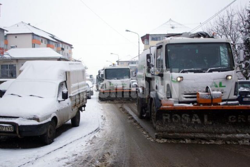 Utilajele de deszăpezire au intervenit în special pe străzile principale