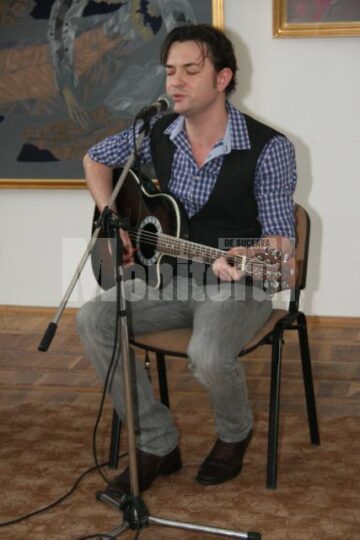 Lucian Curelariu (solistul trupei “Rava”)