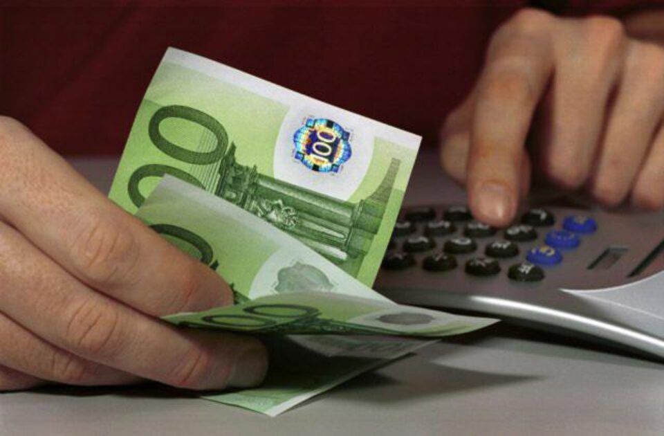 Populația a preferat creditele în valută. Foto: VARIOPRESS