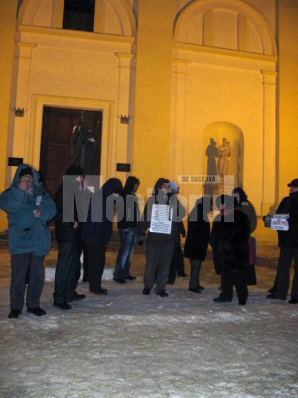 Gerul a subțiat rândurile protestatarilor suceveni