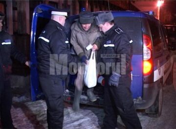 Deși refuză sistematic să fie duși la Centrul de noapte, oamenii fără adăpost acceptă bucuroși un pahar de ceai fierbinte