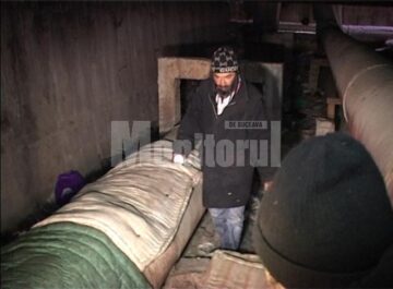 Deși refuză sistematic să fie duși la Centrul de noapte, oamenii fără adăpost acceptă bucuroși un pahar de ceai fierbinte