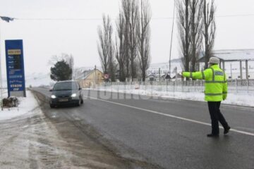 Polițiștii au aplicat 329 de amenzi, în valoare de peste 72.000 de lei