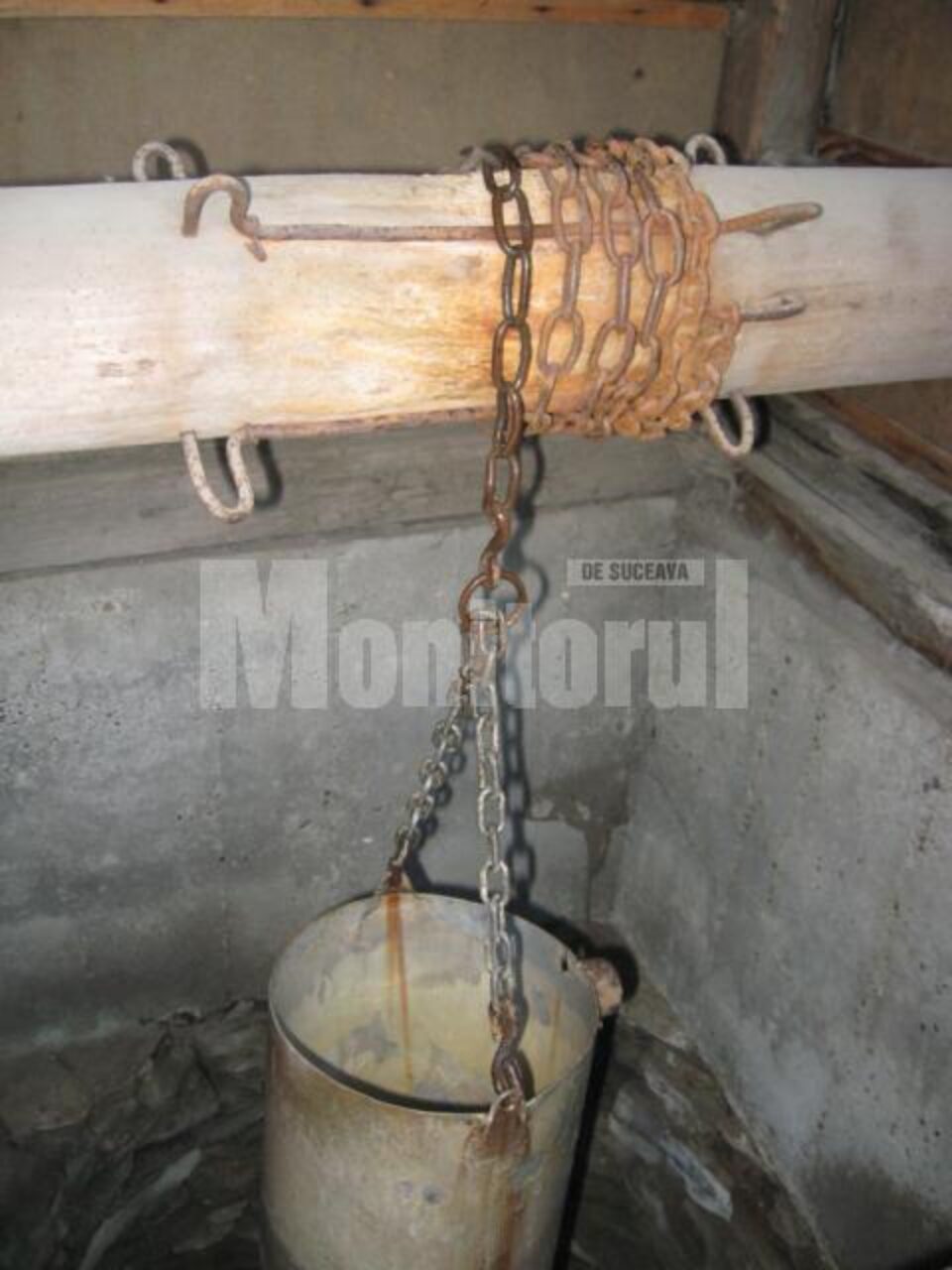 Mii de fântâni din județ au secat în totalitate