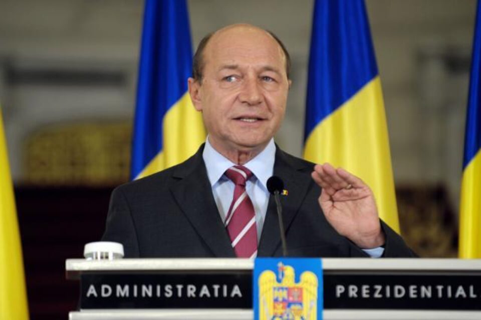 Băsescu face apel tuturor politicienilor să privească atent la noul tratat bugetar european. Foto: Sorin LUPSA Băsescu face apel tuturor politicienilor să privească atent la noul tratat bugetar european. Foto: Sorin LUPSA