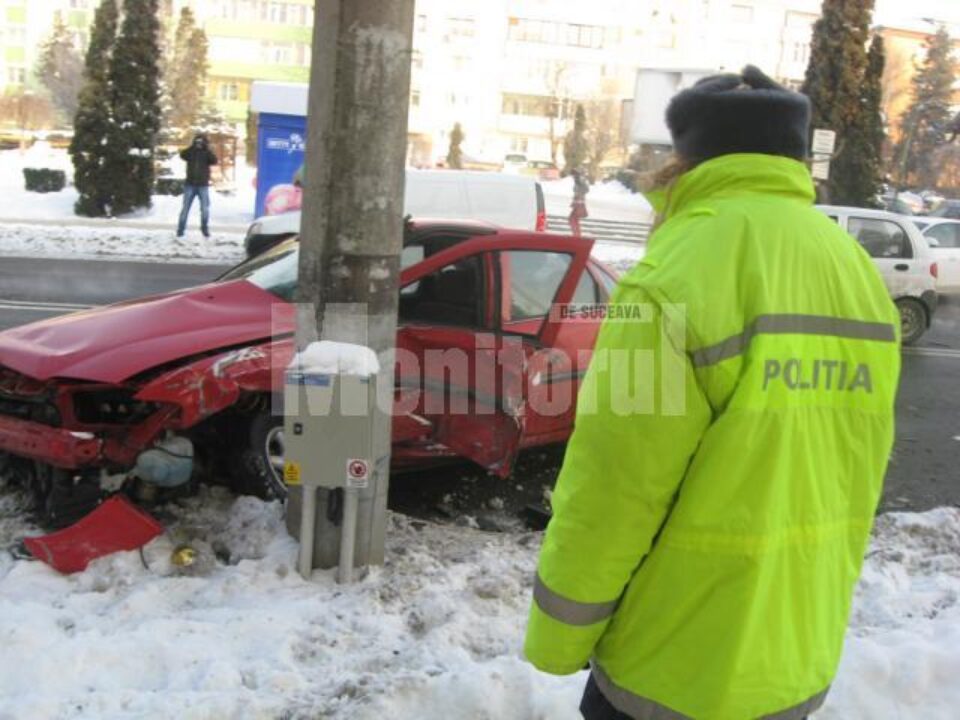 Șoferița de 20 de ani a fost rănită grav
