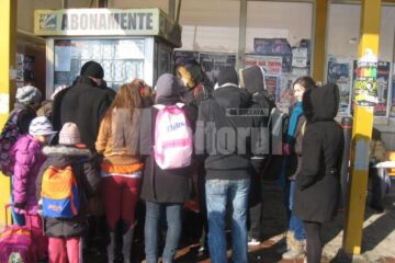 Aglomerație la ghișeele TPL, pentru abonamentele cu preț redus