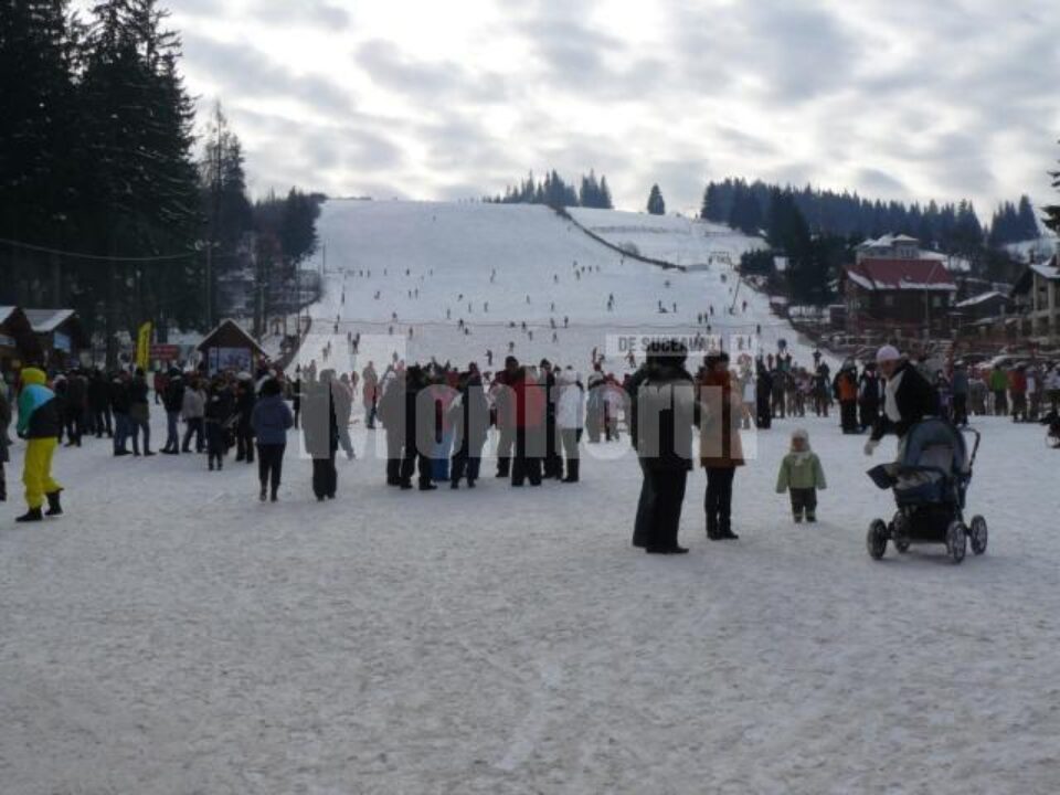Prezență numeroasă pe pârtie, la primul weekend de serbări ale zăpezii