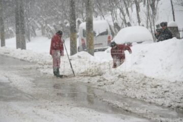 Strada Traian Vuia, bazin de înot în urma unei avarii