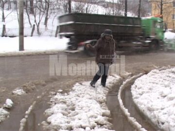 Strada Traian Vuia, bazin de înot în urma unei avarii