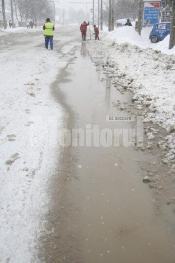 Strada Traian Vuia, bazin de înot în urma unei avarii