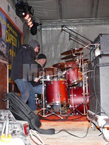 Dan Teodorescu, vocalistul trupei Taxi, a trecut la baterie