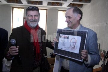 Mihai Pînzaru PIM și Constantin Severin cu diploma personalizată