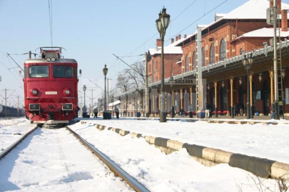 Zeci de trenuri au fost anulate sau au avut întârzieri oscilând între câteva zeci și câteva sute de minute