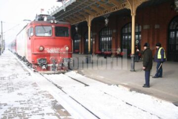 Trenul interregio 1753 a plecat la timp, ieri la amiază, spre București