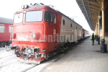 Trenul interregio 1753 a plecat la timp, ieri la amiază, spre București